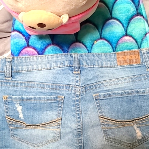 SEXY ZANADI Distressed Bedazzled SIZE 11 SHORTS - Picture 4 of 5